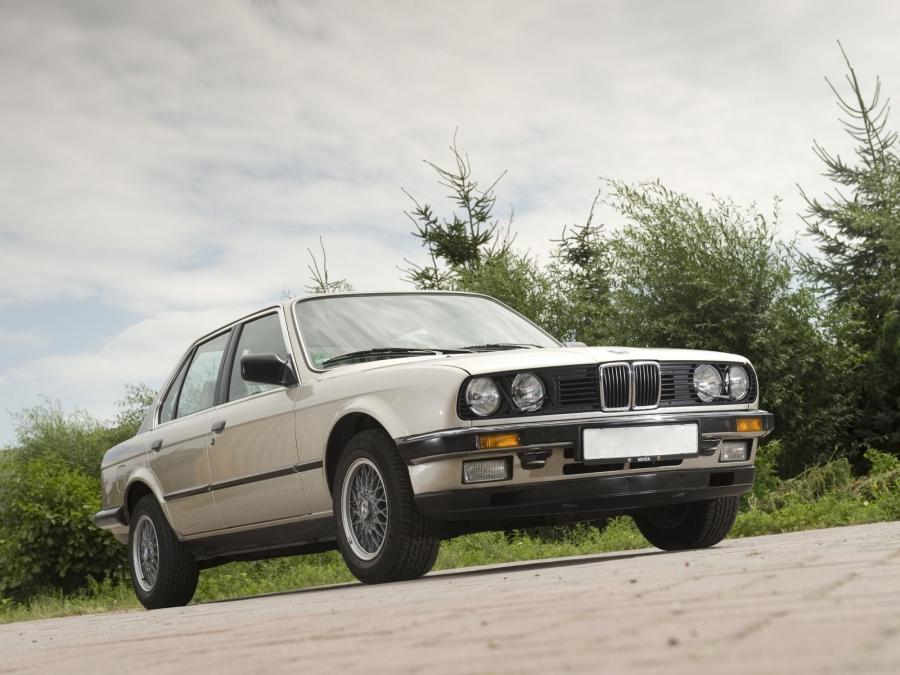  BMW 325e Sedan 1983 года  (фото 4 из 6)